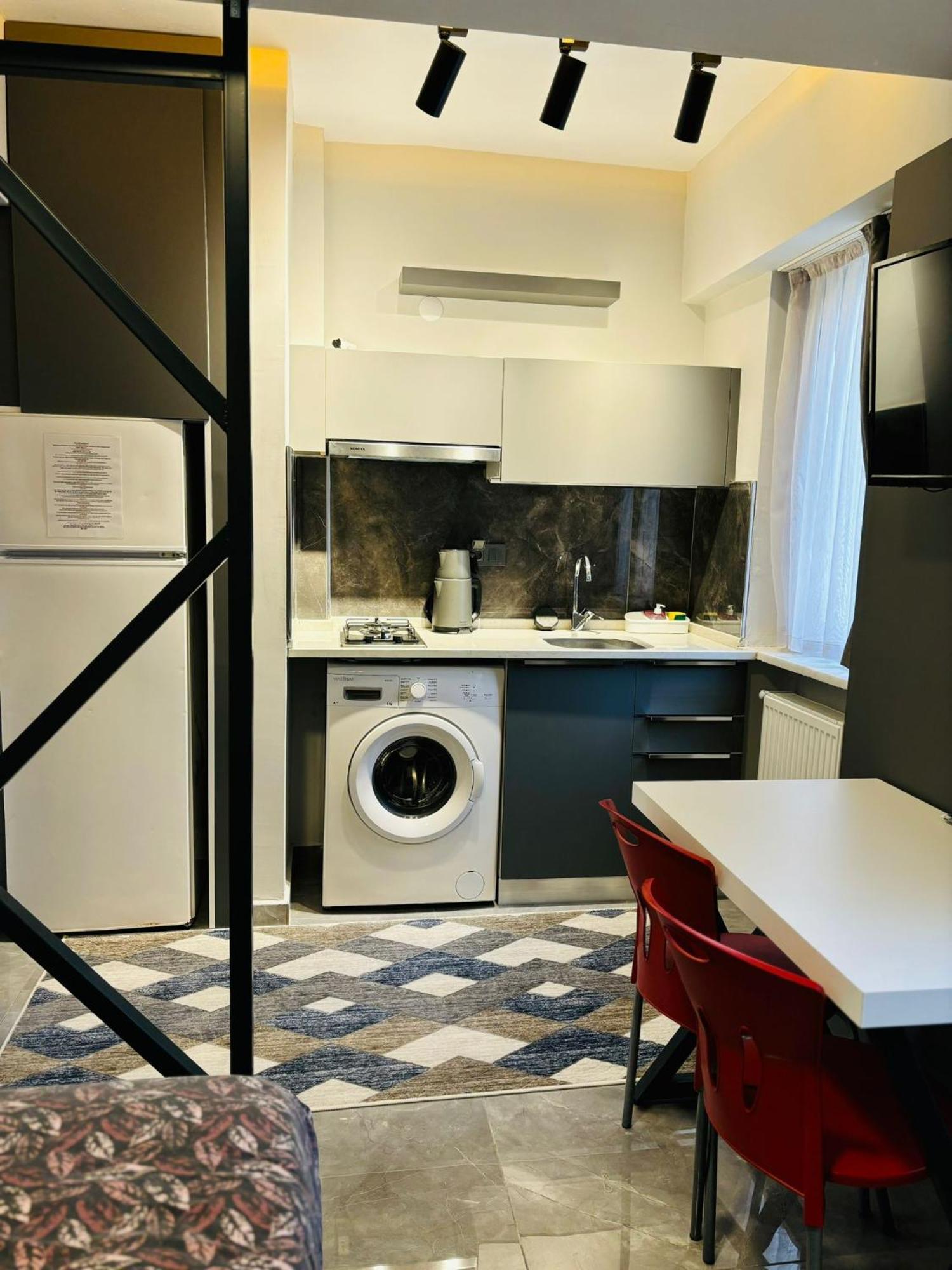 Inci Otel Испарта Екстериор снимка
